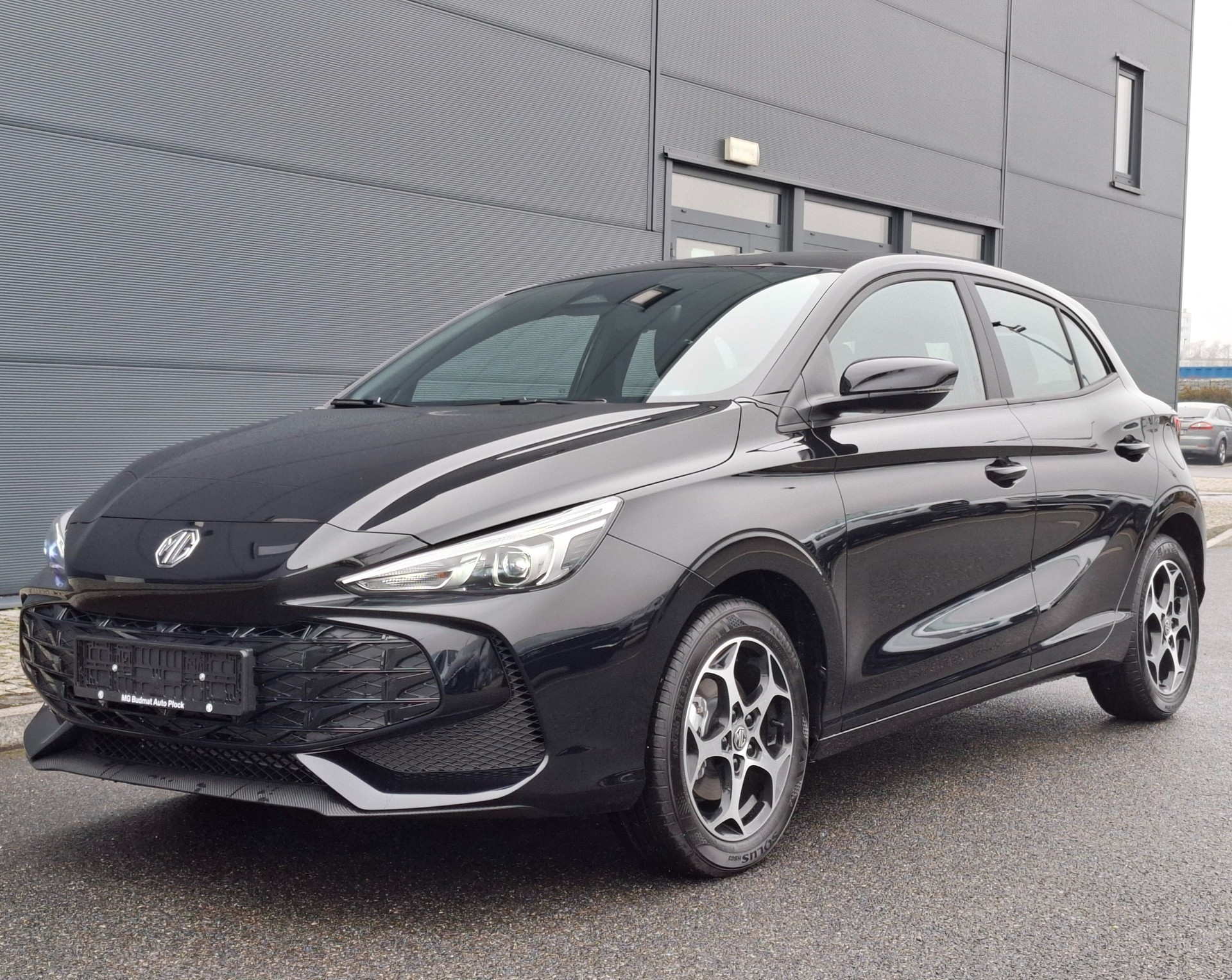 MG3 1.5 l 115 KM Excite Czarny